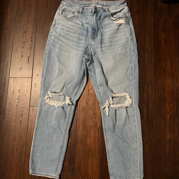 American Eagle Outfitters Light Wash Straight Leg Jeans - Picture 2 of 5